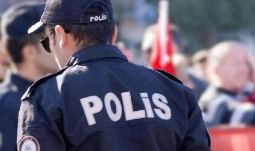 Beykoz’da yol kenarında pimi çekilmemiş 2 El bombası bulundu