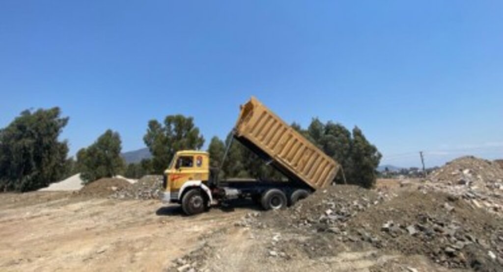 Büyükşehir Belediyesi Hafriyat Kamyonlarını Uydu Takip Sistemi ile Denetliyor 