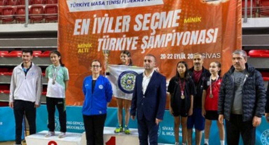 Büyükşehir Sporcusu Masa Tenisinde Türkiye Şampiyonu Oldu 