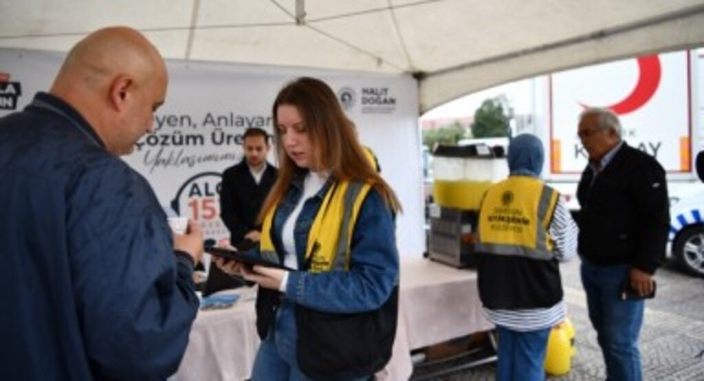 Büyükşehir Vatandaşların Görüşlerini Almaya Devam Ediyor