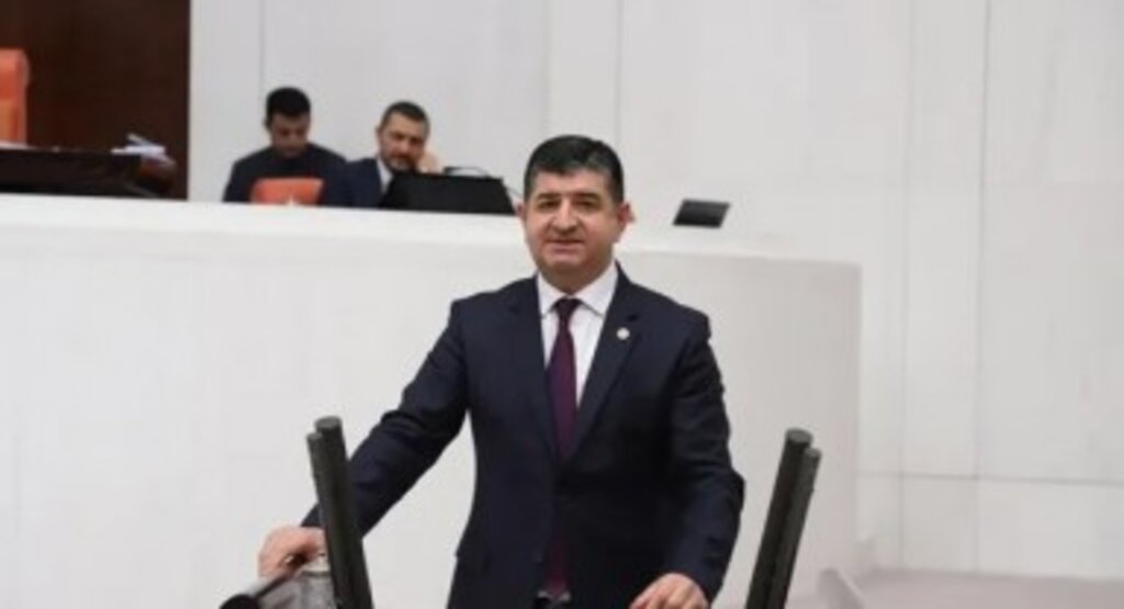 Chp'li Av. Cavit Arı; 