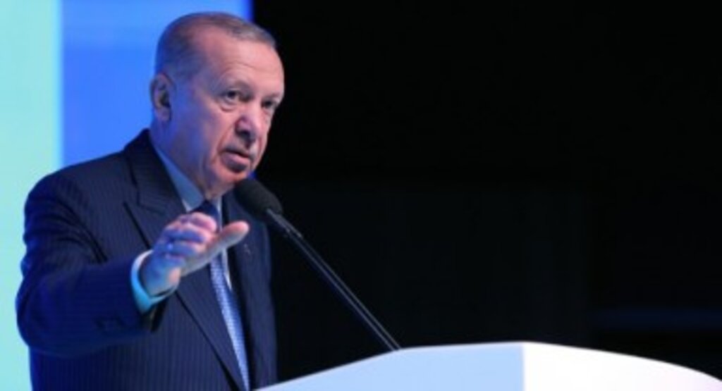 Cumhurbaşkanı Erdoğan’ın çarpıcı sözleri: “Bu kılıçları kime çekiyorsunuz?”