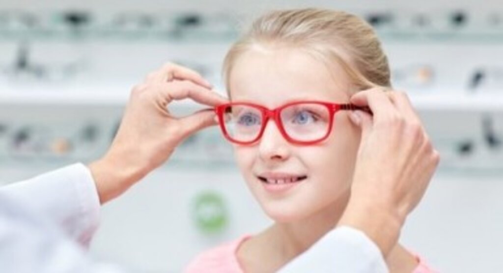 Her üç çocuktan biri miyop!