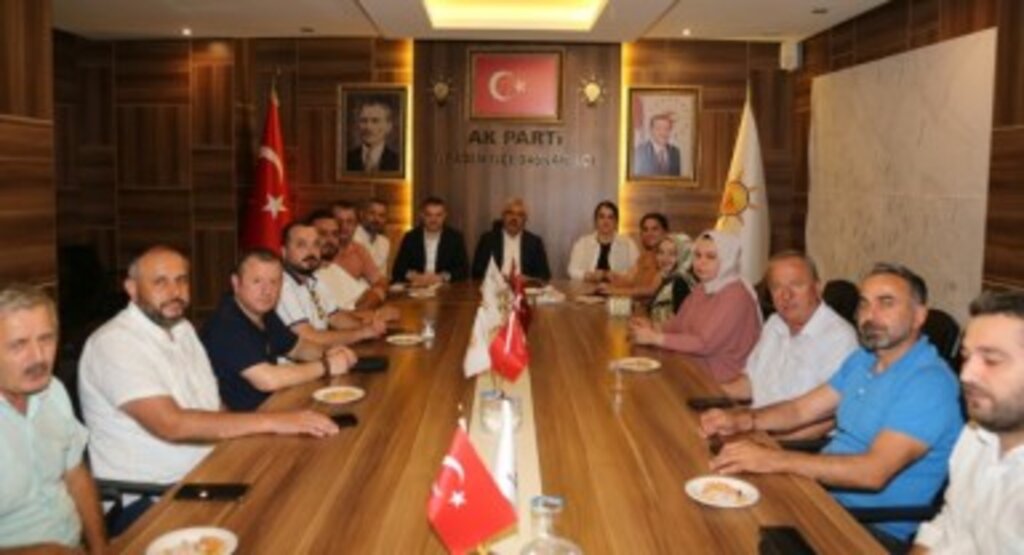 Milletvekili Aksu, İlkadım İlçe Yönetim Kurulu Toplantısı'na katıldı