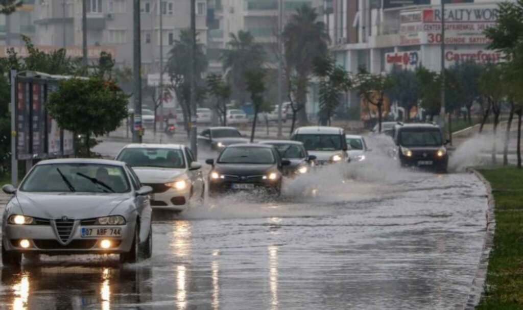 Samsun'da sel alarmı! Valilik Uyardı