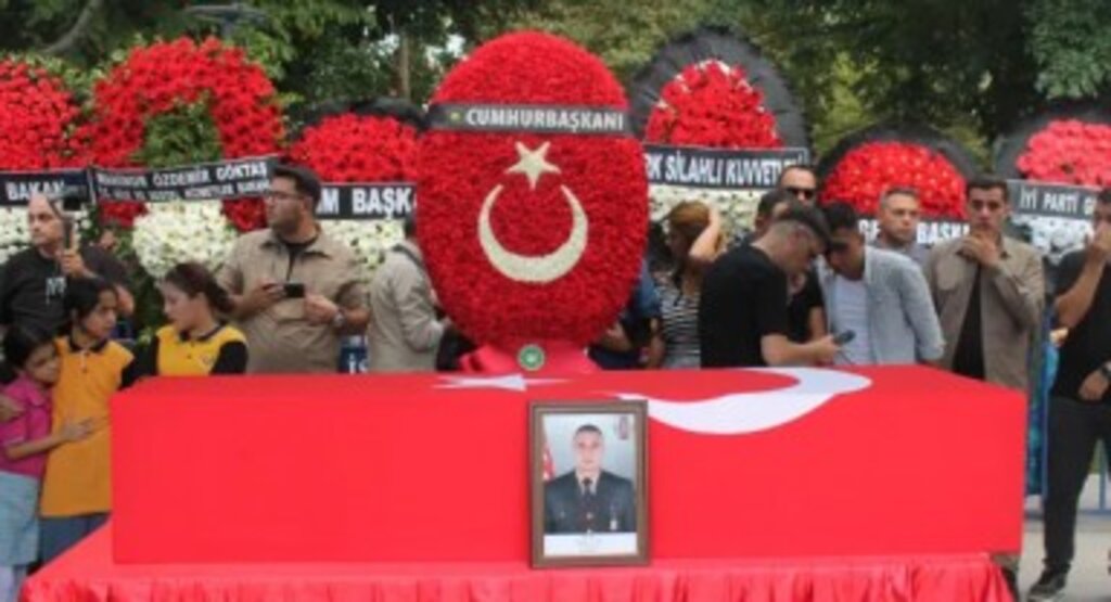 Şehit Uzman Çavuş Onur Çapan gözyaşları içinde toprağa verildi