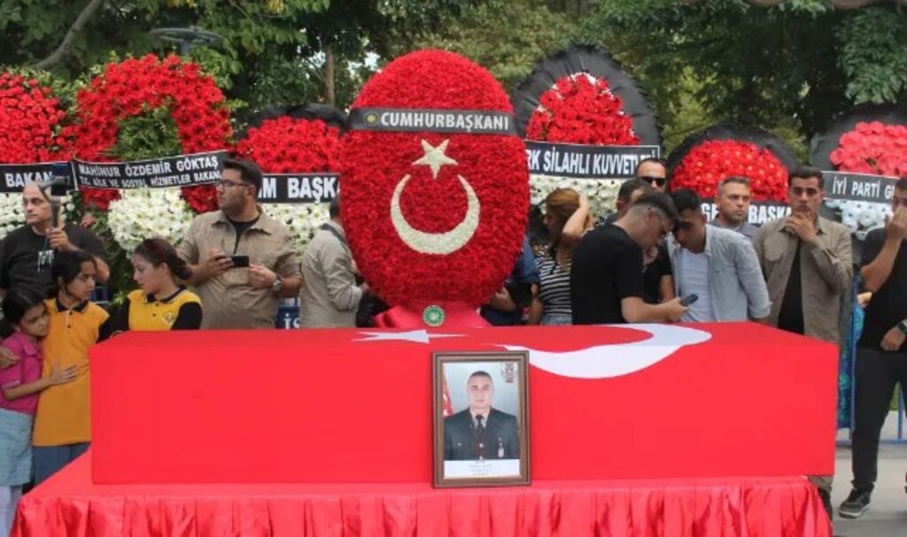 Şehit Uzman Çavuş Onur Çapan gözyaşları içinde toprağa verildi