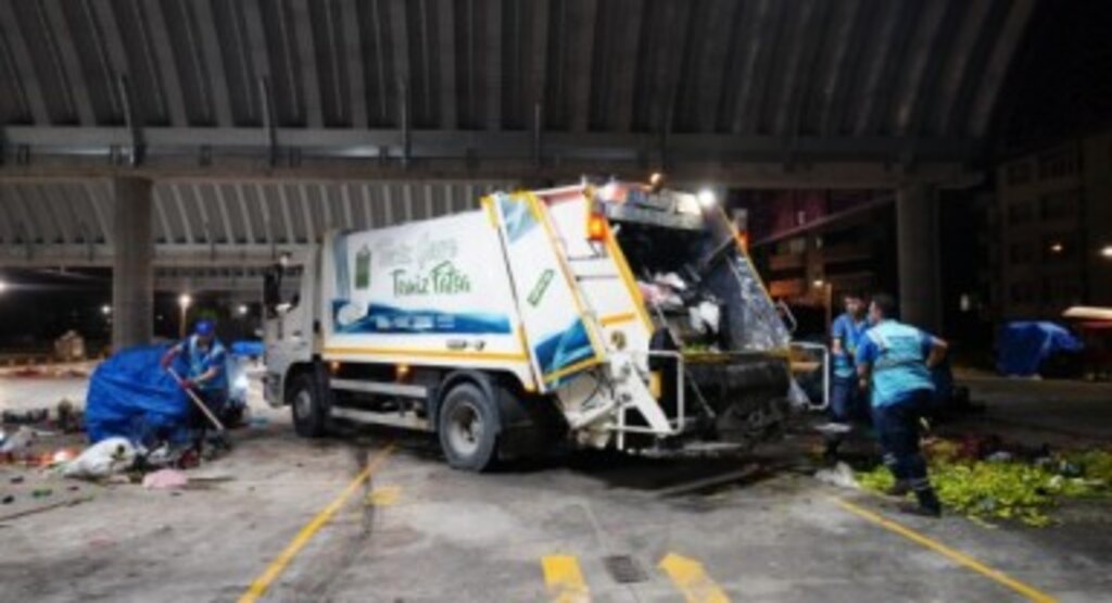 Semt Pazarlarında Pazar Sonrası Titiz Temizlik Çalışmaları