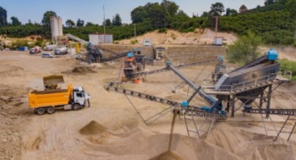 Ünye Belediyesi Beton Yol Ağını Genişletiyor 