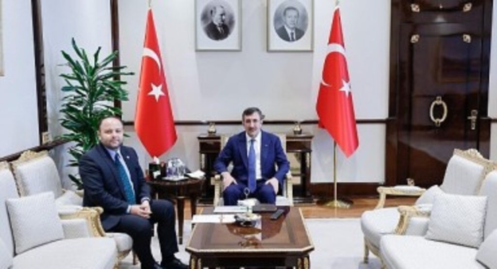 Yatırımlar için Cumhurbaşkanı yardımcısı Yılmaz ile görüştü