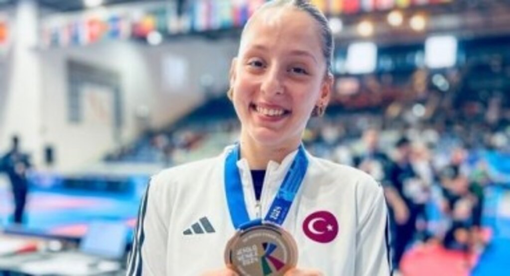 Ağasar Kızı Sudenur dünya üçüncüsü oldu