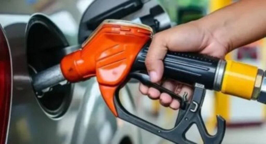Akaryakıtta tabela bu gece yine değişecek: Benzine zam!