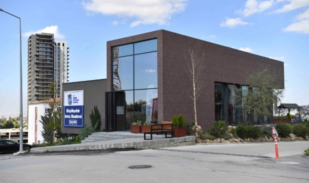Ankara Büyükşehir'den Yeni Bir Gençlik Merkezi Daha