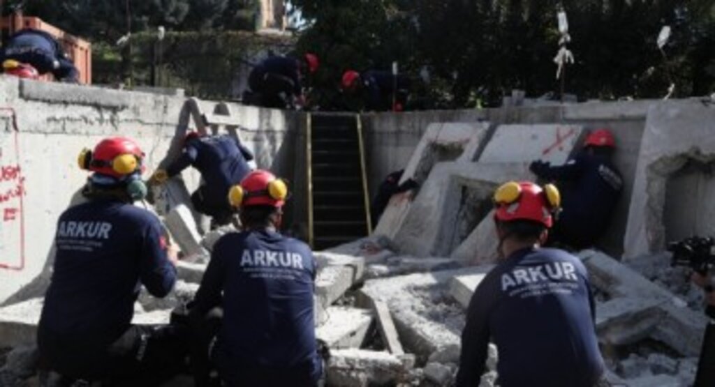Arnavutköy'de Gerçeğini Aratmayan Tatbikat