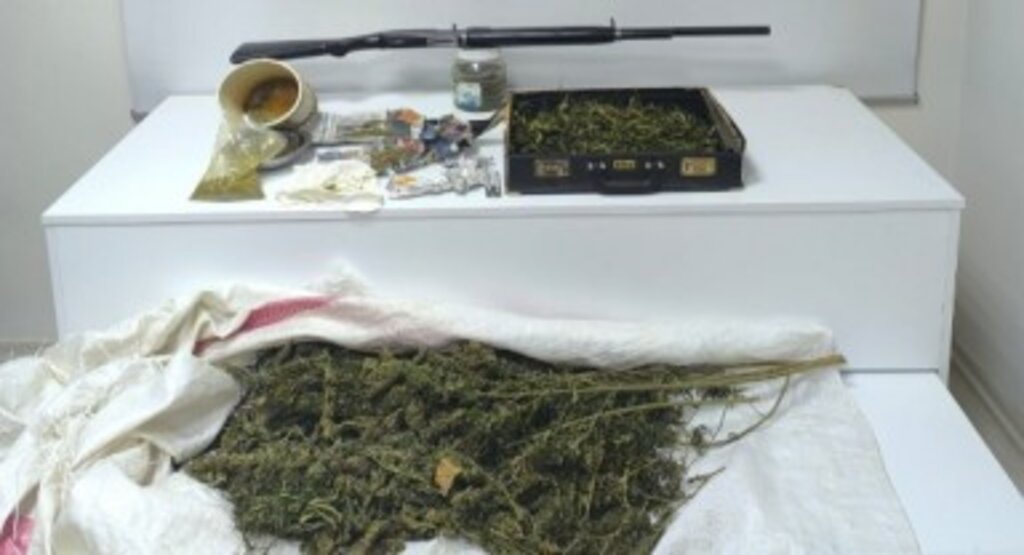 Ayvacık’ta Uyuşturucuya Geçit Yok: Narko Alan Operasyonunda Yüklü Miktarda Esrar Ele Geçirildi