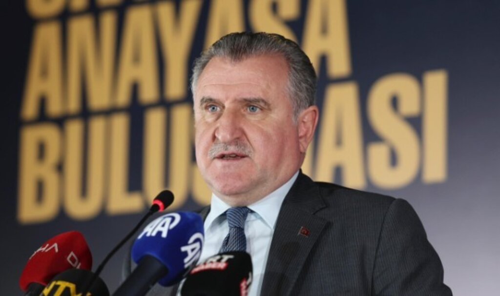 Bakan Bak, “Gençlerimizin sivil anayasayı konuşmasını istiyoruz”