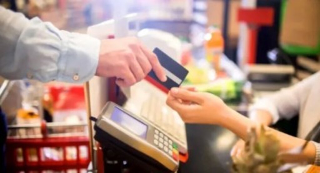 Banka ve kredi kartıyla yapılan harcamaların en yüksek payı, market ve avmlerde