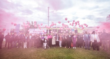 BURULAŞ’ta pembe balonlar gökyüzüne bırakıldı