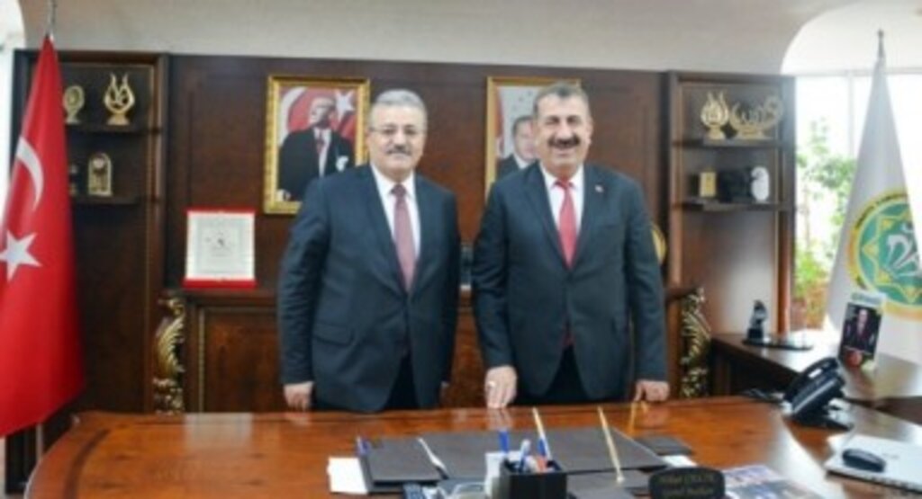 Çalışma ve Sosyal Güvenlik Bakan Yardımcısı Faruk Özçelik ve beraberindeki bürokratları TÜDKİYEB’e ziyarette bulundu