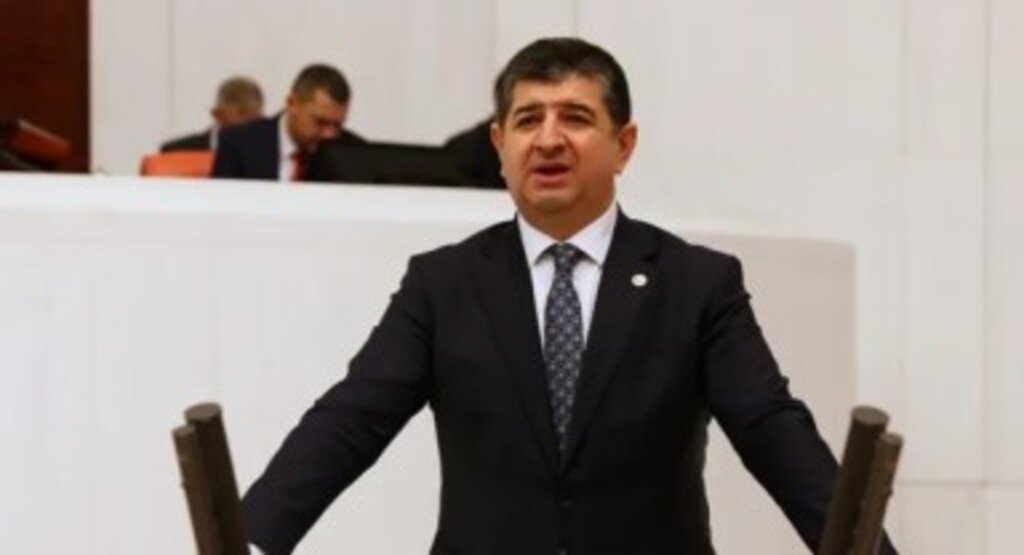 Chp'li Av. Cavit Arı; 