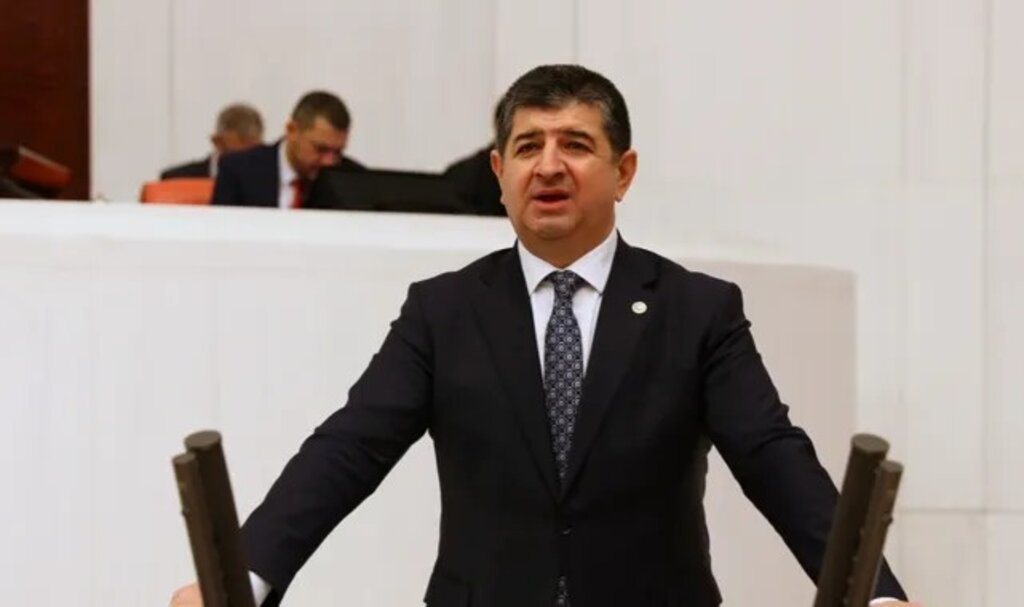 Chp'li Av. Cavit Arı;