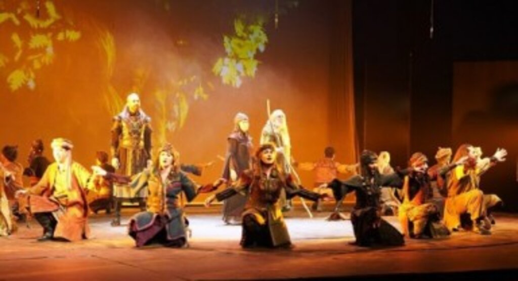 “Devlet Ana” oyunuyla festival başladı