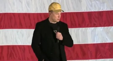 Elon Musk, Trump’a destek için Philadelphia’da seçim mitingi düzenledi