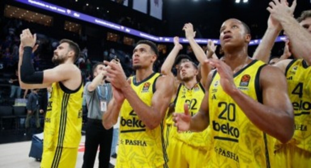 Eurolegue’de Türk derbisi Fenerbahçe Beko’nun: Yumruklu kavga damga vurdu