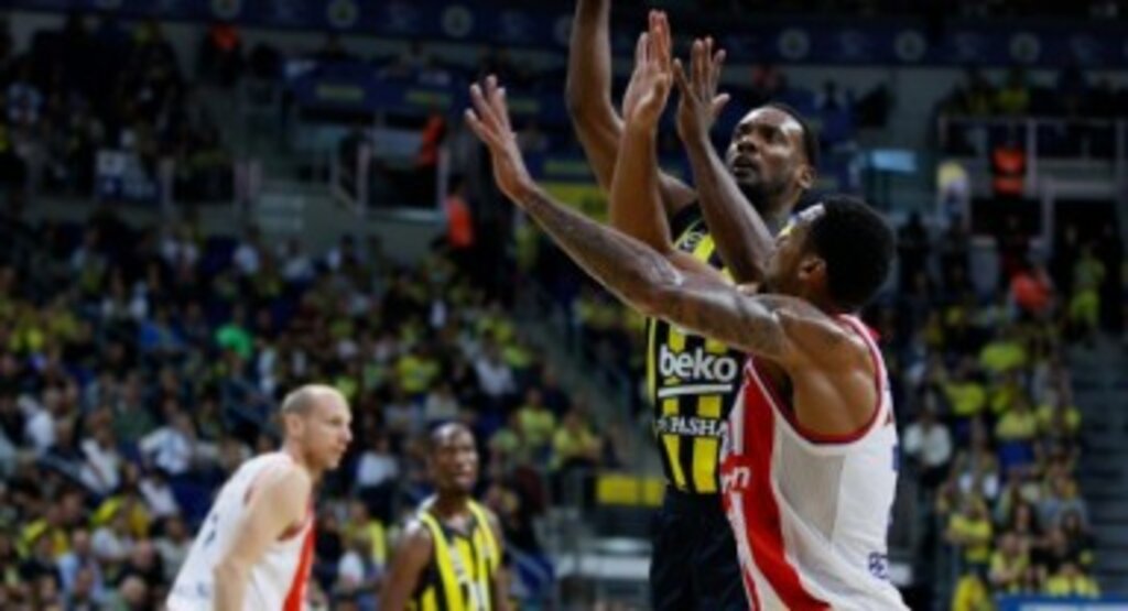 Fenerbahçe Beko’ye Kızılyıldız şoku: Euroleague’de ilk mağlubiyet 19 sayı farkla geldi