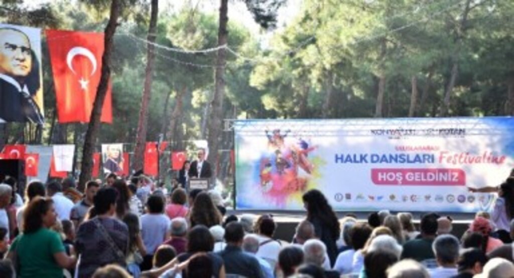 HALK DANSLARININ KALBİ KONYAALTI’NDA ATTI