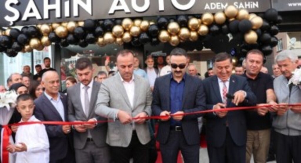 Havza Kaymakamı Yenilenen İşyerini Açtı