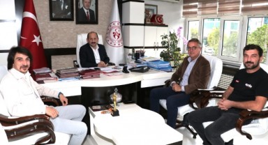 İl Müdürü Feyzullah Dereci’yi, başarılı motosiklet sürücü Ahmet Askar ziyaret etti