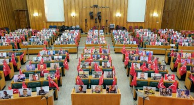 İYİ Parti'den Bahçeli'nin Öcalan Çağrısına Sert Tepki