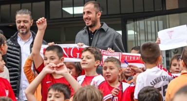 Kaptan Zeki Yavru Minik Öğrencilerle Buluştu