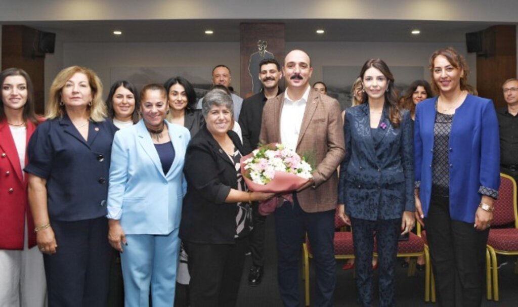 KONYAALTI BELEDİYESİ EŞİTLİK BİRİMİ’NİN İLK ETKİNLİĞİ CANAN GÜLLÜ KATILIMIYLA GERÇEKLEŞTİ