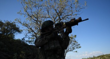 MSB: PKK/YPG’li teröristleri hendeklere gömmeye devam ediyoruz