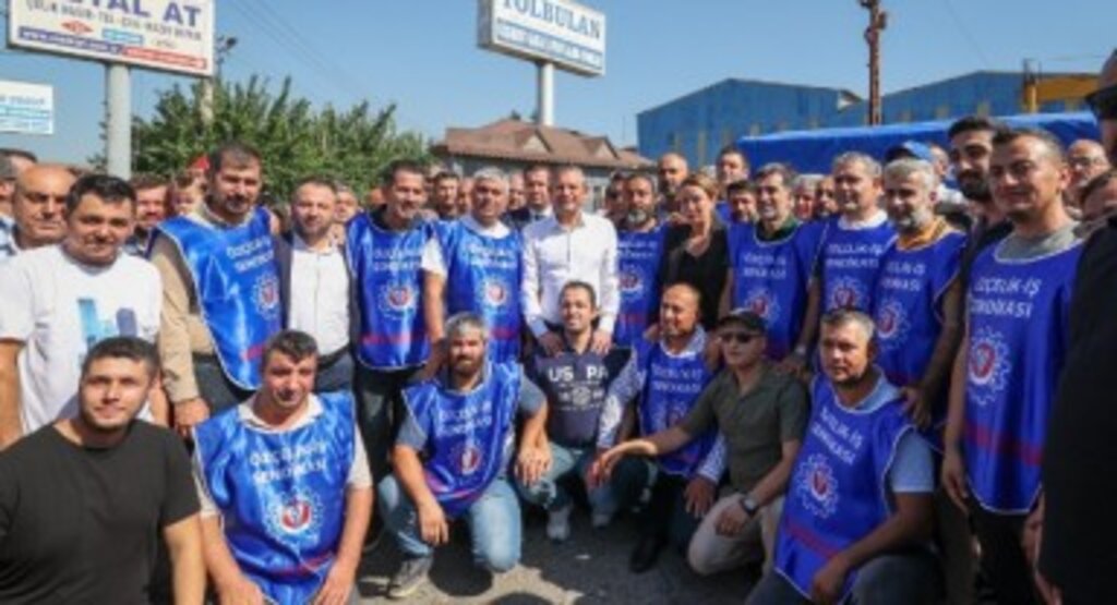Özgür Özel grevdeki Hatay Yolbulan Metal işçilerini ziyaret etti