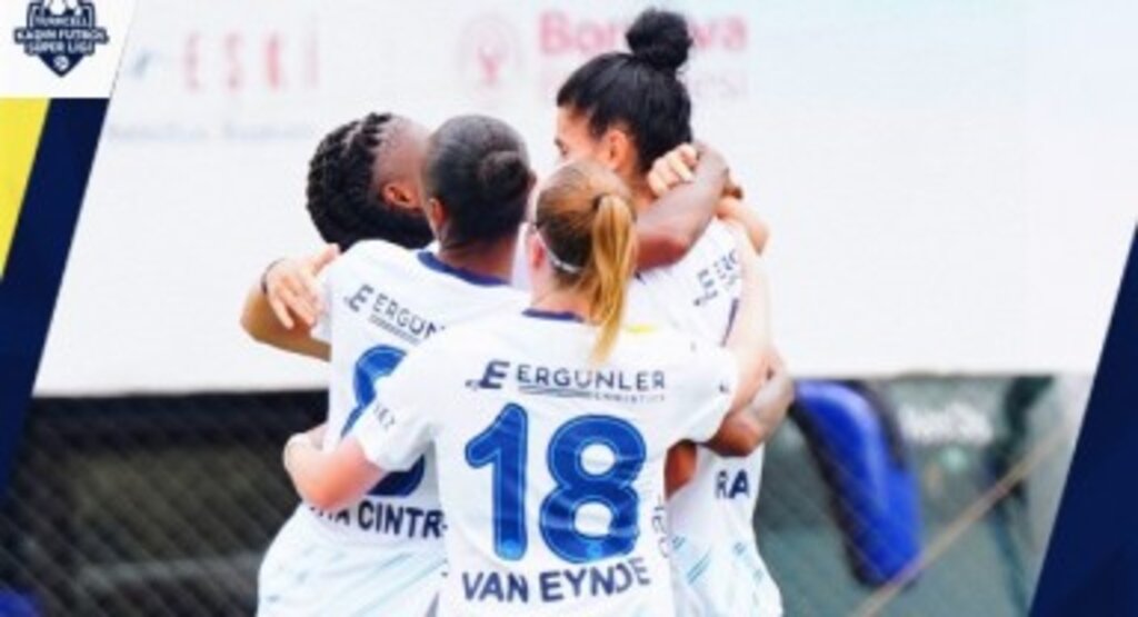 Turkcell Kadın Futbol Süper Ligi’nde beşinci hafta tamamladı: Fenerbahçe Petrol Ofisi zirveyi sevdi