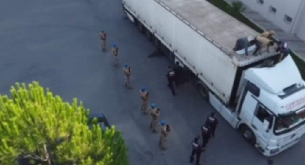 Yerlikaya: Göçmen kaçakçılarına karşı mücadelemiz sürüyor
