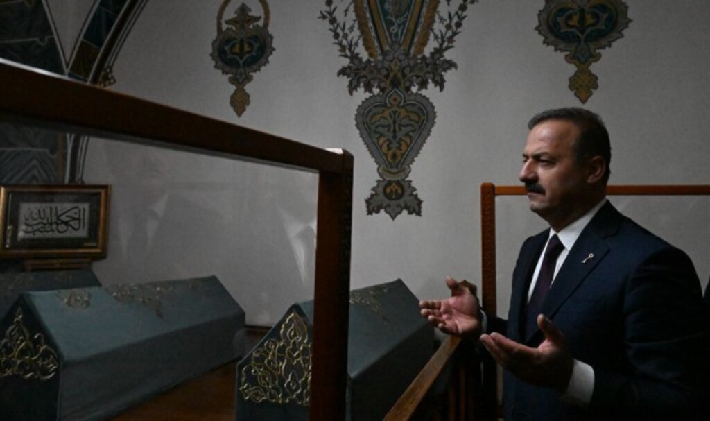 A Parti ve Heyeti Anıtkabir'i ziyaret etti