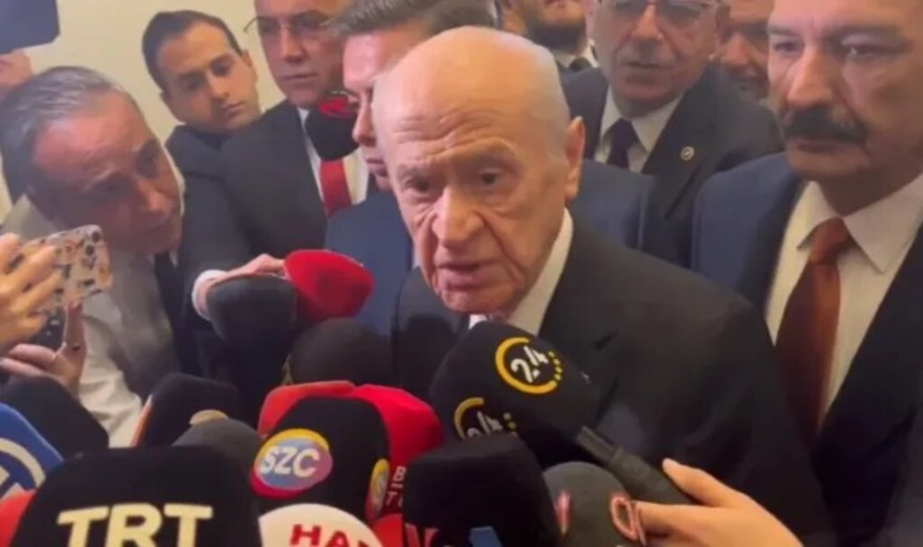 Bahçeli Soru Soran Gazeteciyi Azarladı!