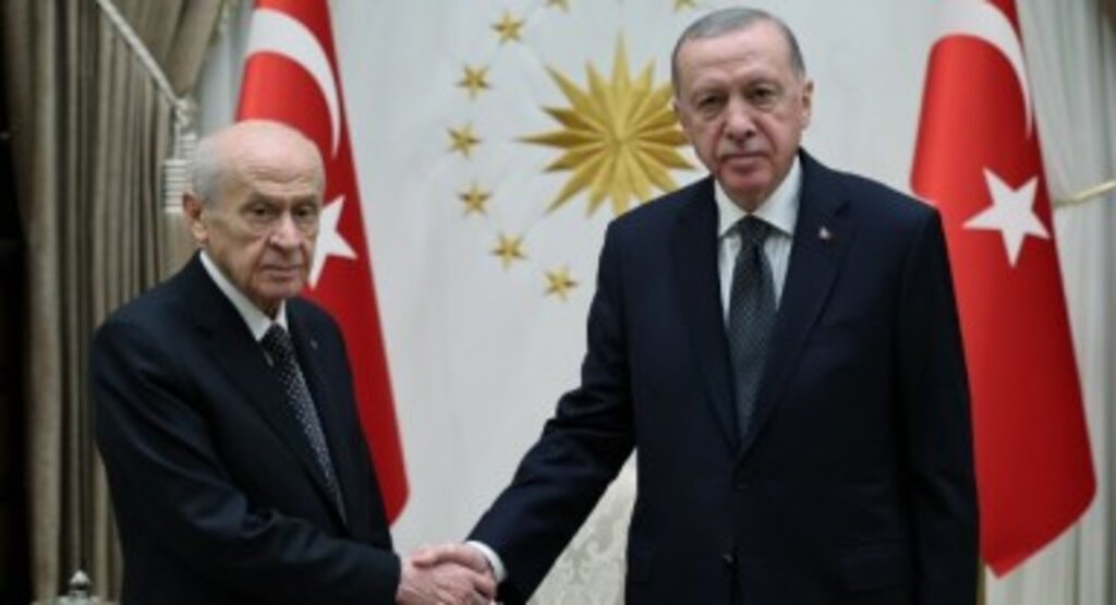Cumhurbaşkanı Erdoğan ve Bahçeli İttifaklarını Güçlendirdi: Terörle Mücadele ve Kayyum Ataları Üzerinde Anlaştılar