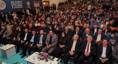 'Gençliğinle Geleceğe Yön Ver' Sloganıyla Kongreler Hız Kesmiyor