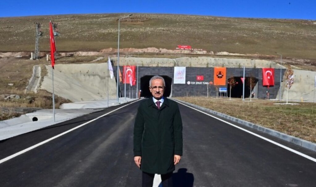 Gürcistan Sınırına Ulaşım Kolaylaşıyor: Çıldır-Aktaş Yolu Hizmete Girdi