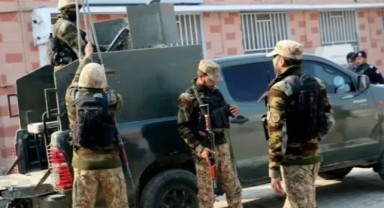 Pakistan’da saldırı: 12 asker hayatını kaybetti