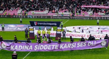 Samsunspor - Alanyaspor Maçında Kadına Şiddete Karşı Mesaj Verildi