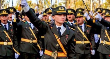 Teğmen Ebru Eroğlu’na sosyal medya küfrü ‘ifade özgürlüğü’ sayıldı
