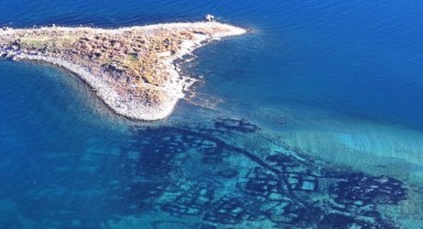 Van Gölünde sular çekildikçe gizem ortaya çıkıyor