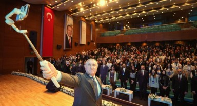 Bakan Osman Aşkın Bak'tan Gençlere Tavsiye: