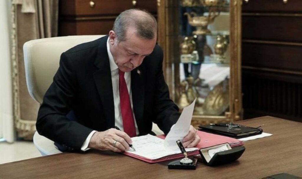 Cumhurbaşkanı Erdoğan 14 üniversiteye yeni rektör ataması yaptı